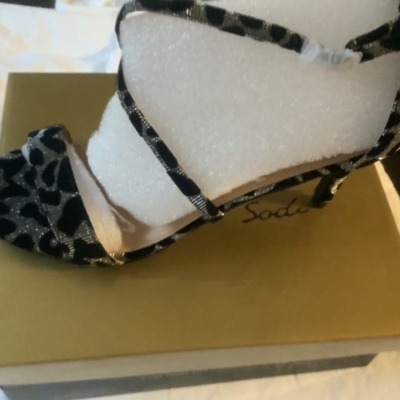 Shoes - Picture 9 of 9